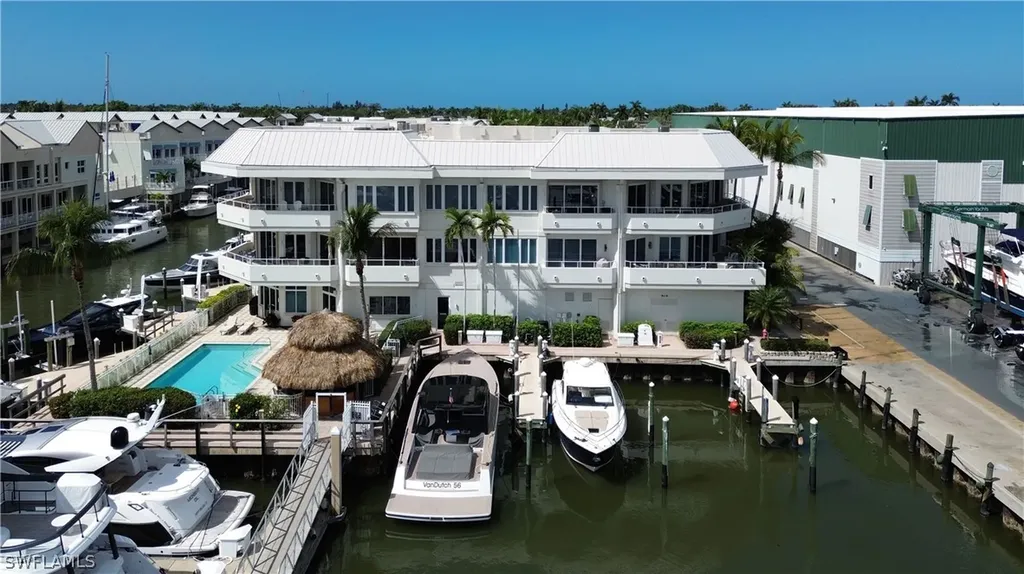909 10th Street S Naples FL 34102