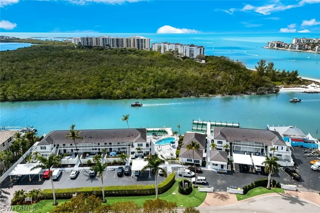 Marco Island FL, 1170 Edington Place, Unit B3