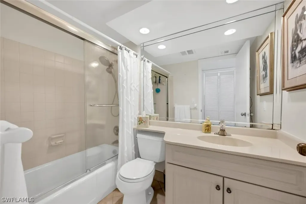 53 High Point Circle W Naples FL 34103