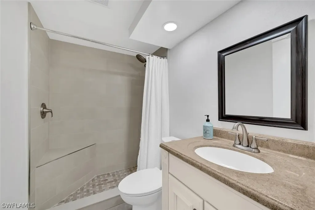 53 High Point Circle W Naples FL 34103