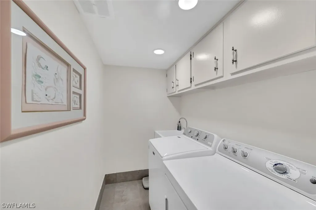 53 High Point Circle W Naples FL 34103