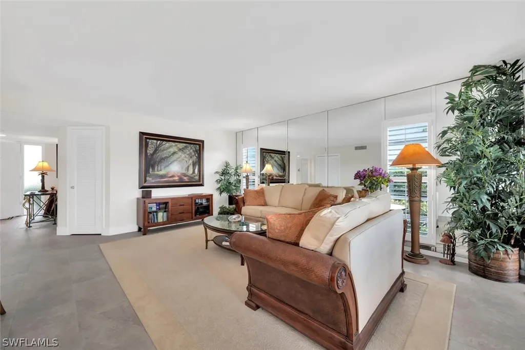 53 High Point Circle W Naples FL 34103