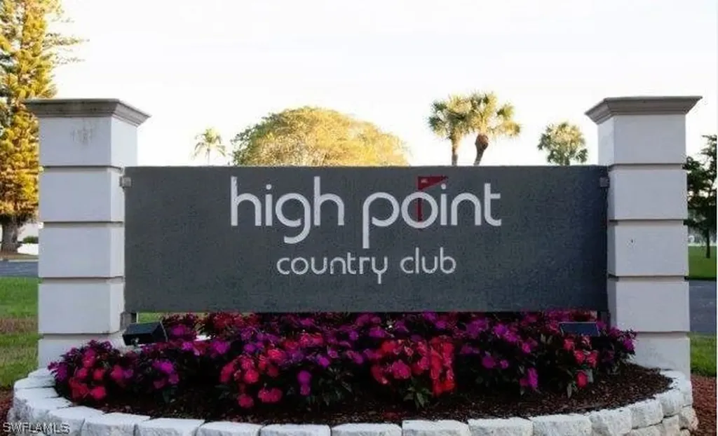 53 High Point Circle W Naples FL 34103