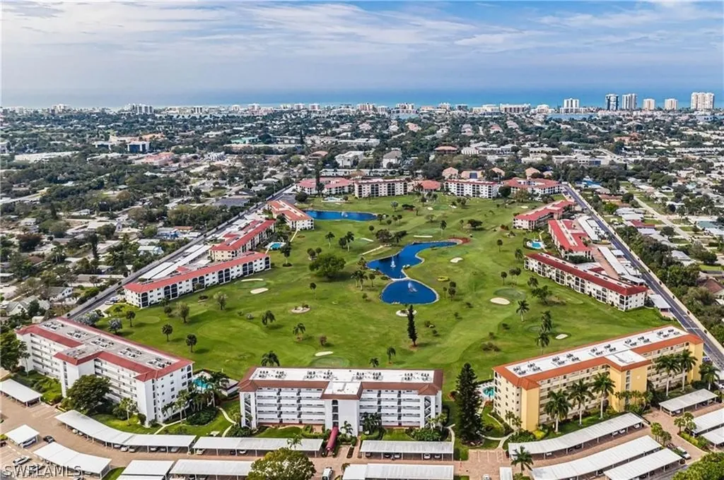 53 High Point Circle W Naples FL 34103