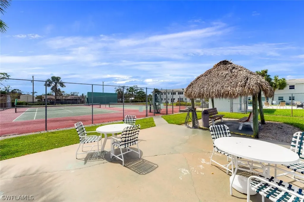 53 High Point Circle W Naples FL 34103