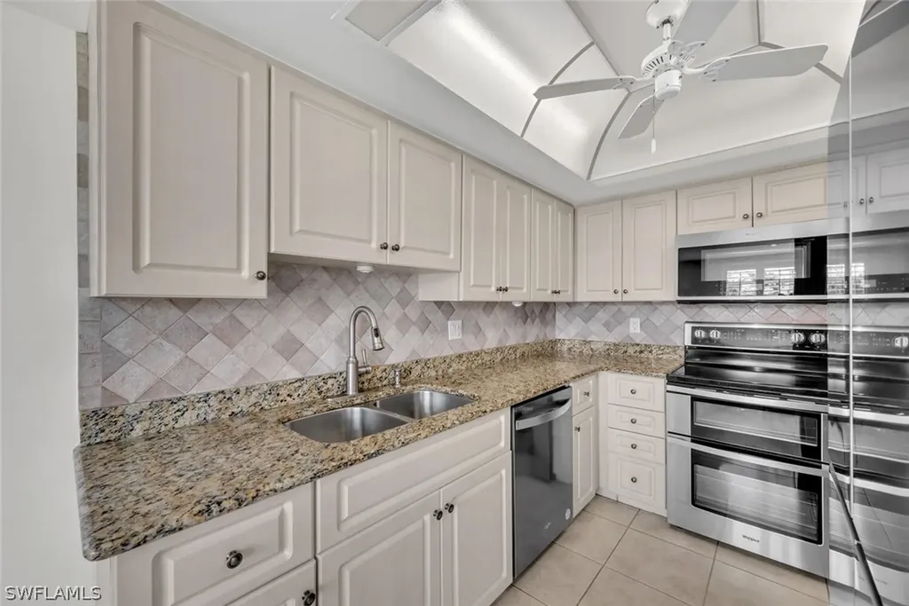 53 High Point Circle W Naples FL 34103