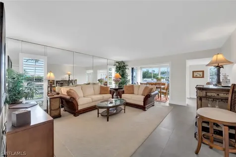 53 High Point Circle W Naples FL 34103