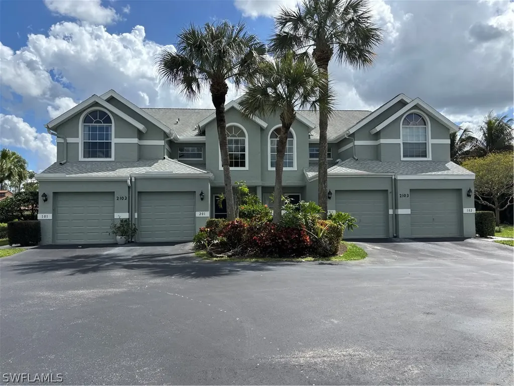 Naples FL, 2103 Tama Circle, Unit 101