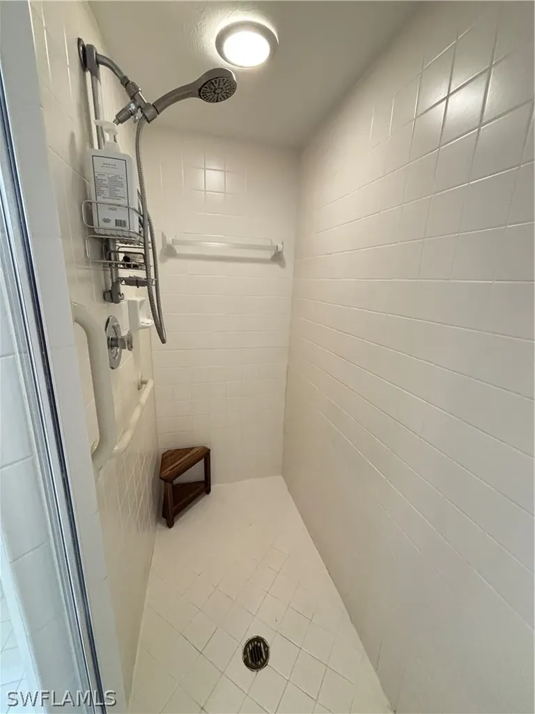 2103 Tama Circle Naples FL 34112