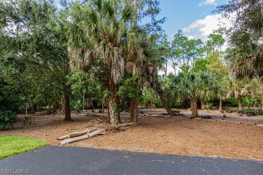 2103 Tama Circle Naples FL 34112