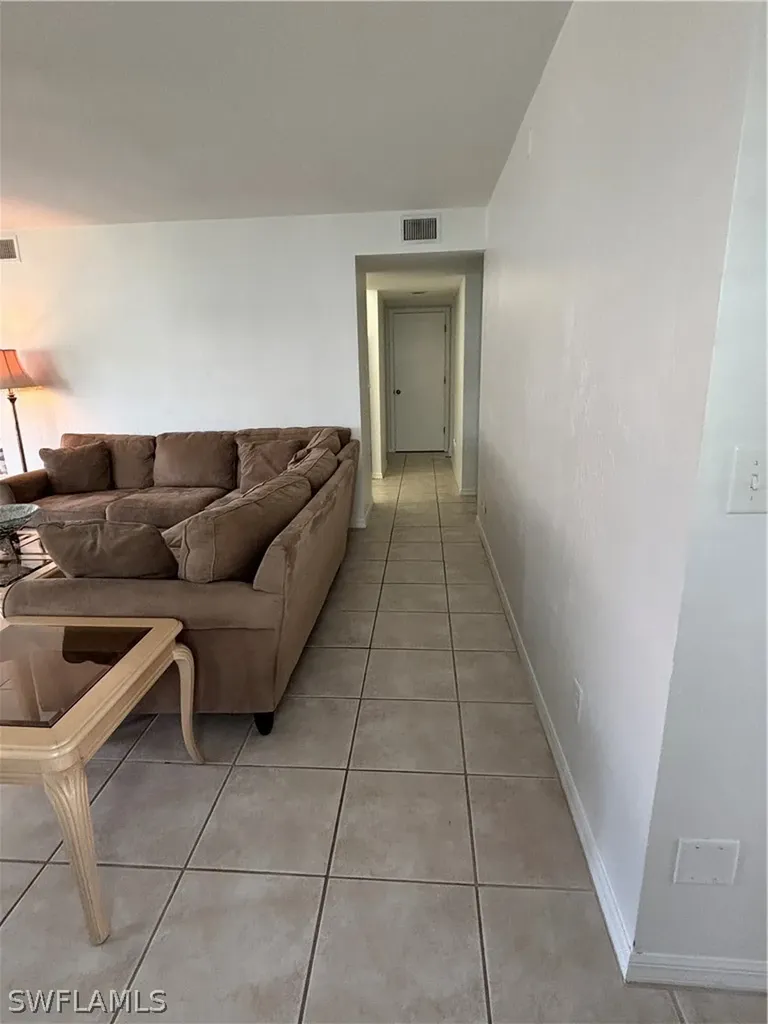 2103 Tama Circle Naples FL 34112