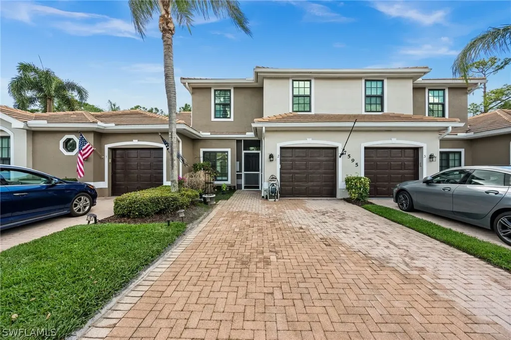 Naples FL, 7595 Meadow Lakes Drive, Unit 502