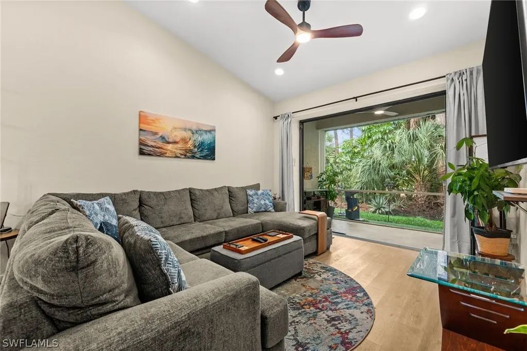 7595 Meadow Lakes Drive Naples FL 34104