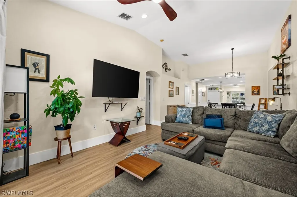 7595 Meadow Lakes Drive Naples FL 34104