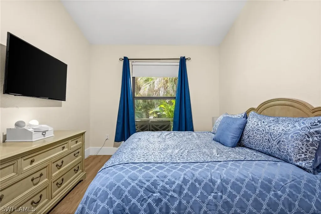 7595 Meadow Lakes Drive Naples FL 34104