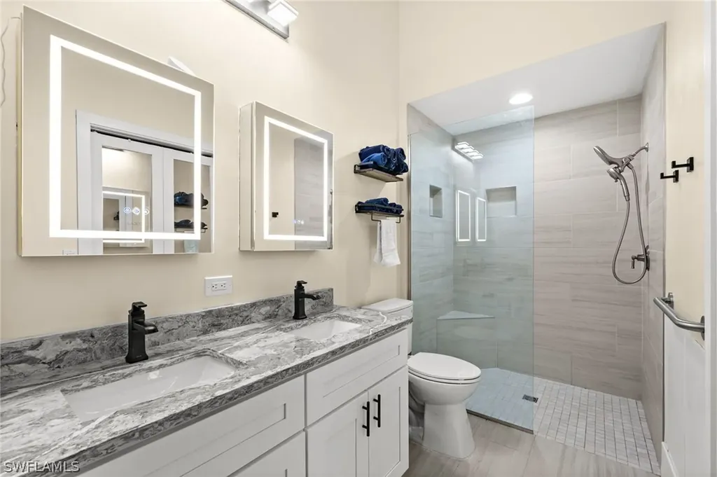 7595 Meadow Lakes Drive Naples FL 34104
