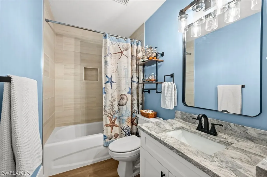 7595 Meadow Lakes Drive Naples FL 34104
