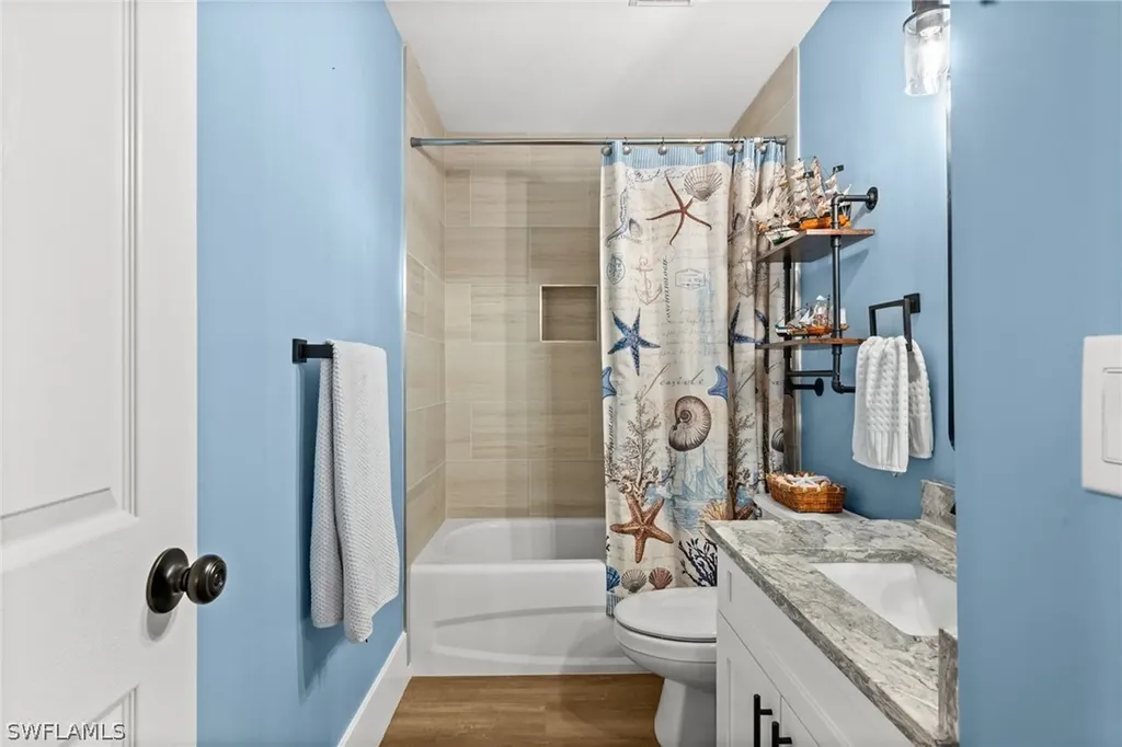 7595 Meadow Lakes Drive Naples FL 34104