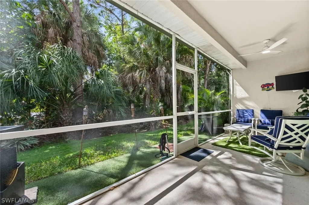 7595 Meadow Lakes Drive Naples FL 34104