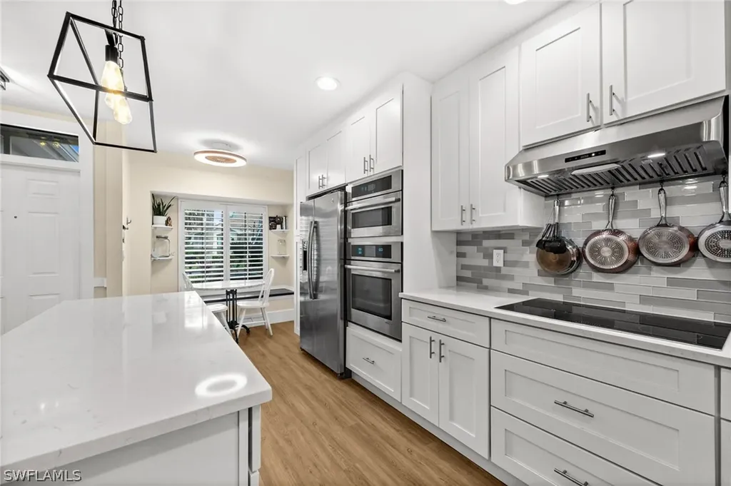 7595 Meadow Lakes Drive Naples FL 34104