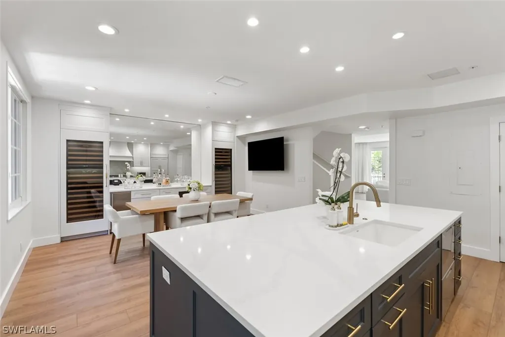 888 10th Street S Naples FL 34102