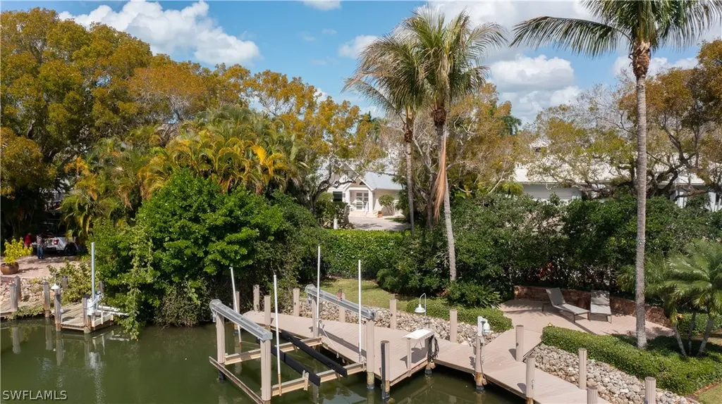 675 18th Avenue S Naples FL 34102