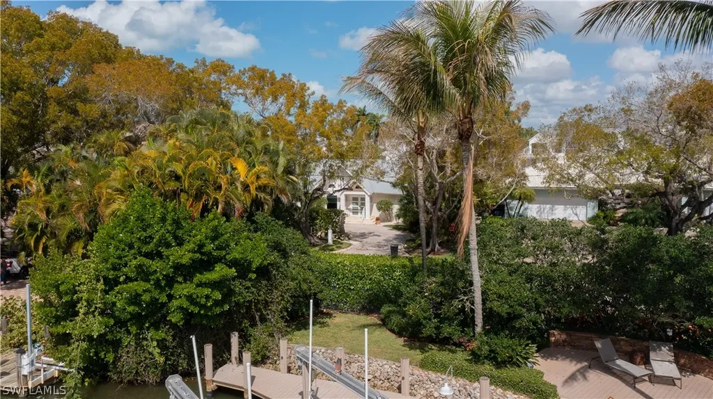 675 18th Avenue S Naples FL 34102