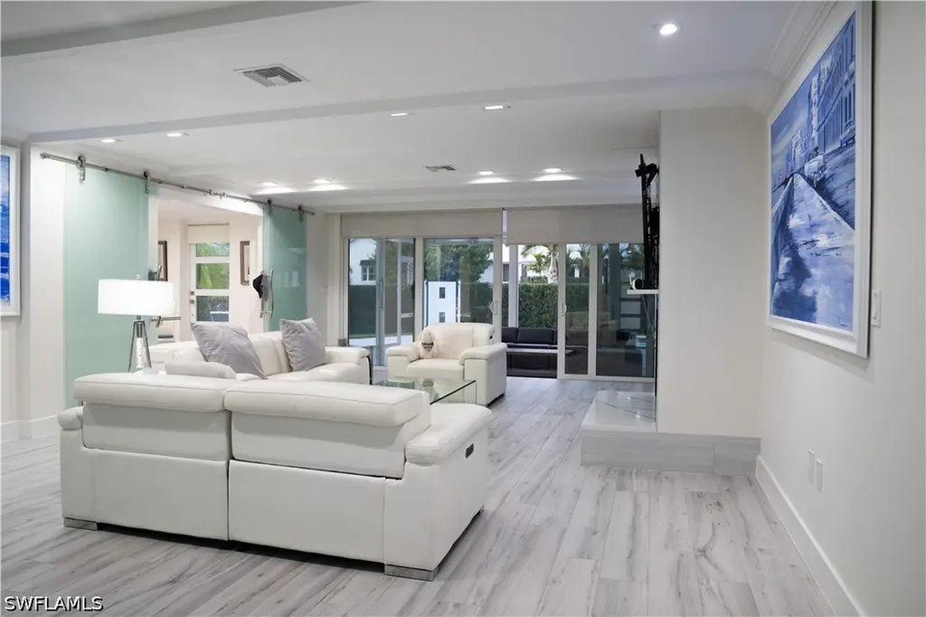675 18th Avenue S Naples FL 34102