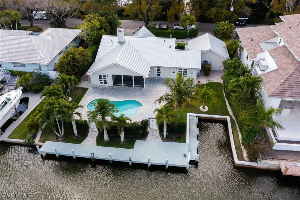 675 18th Avenue S Naples FL 34102