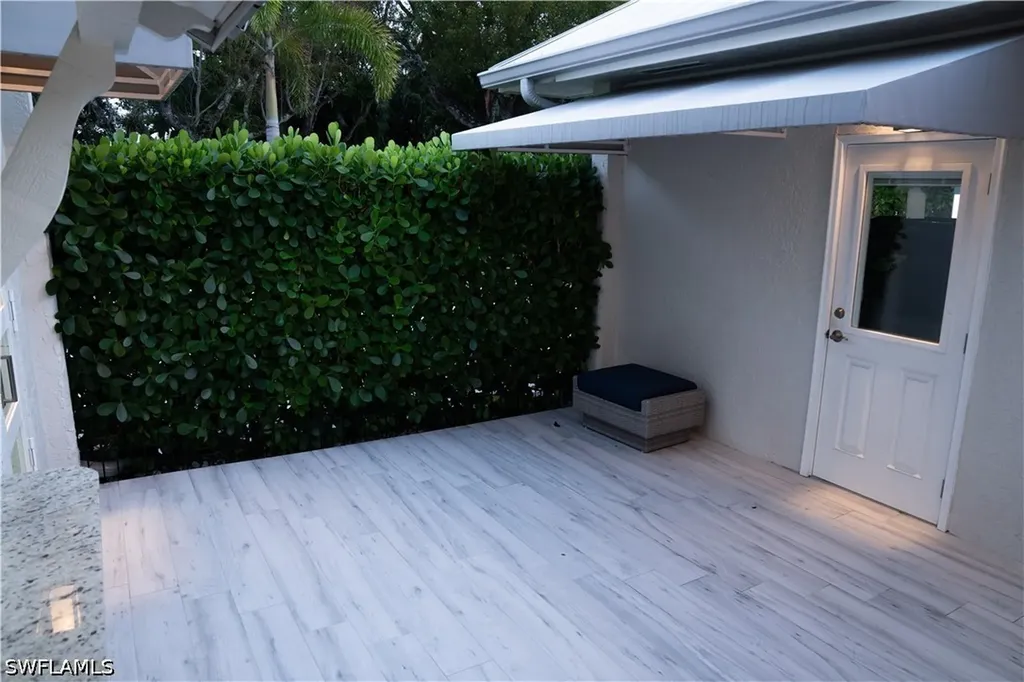 675 18th Avenue S Naples FL 34102