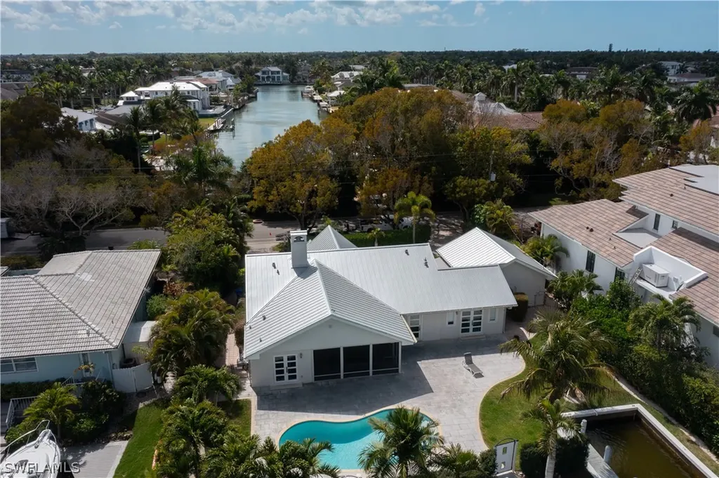 675 18th Avenue S Naples FL 34102