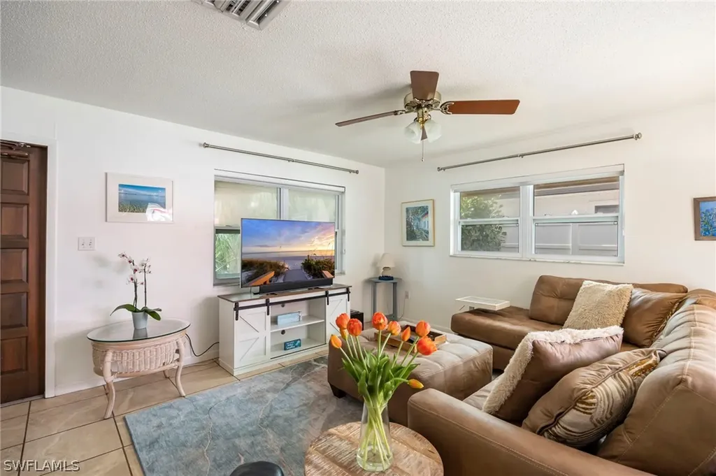 793 91st Avenue N Naples FL 34108