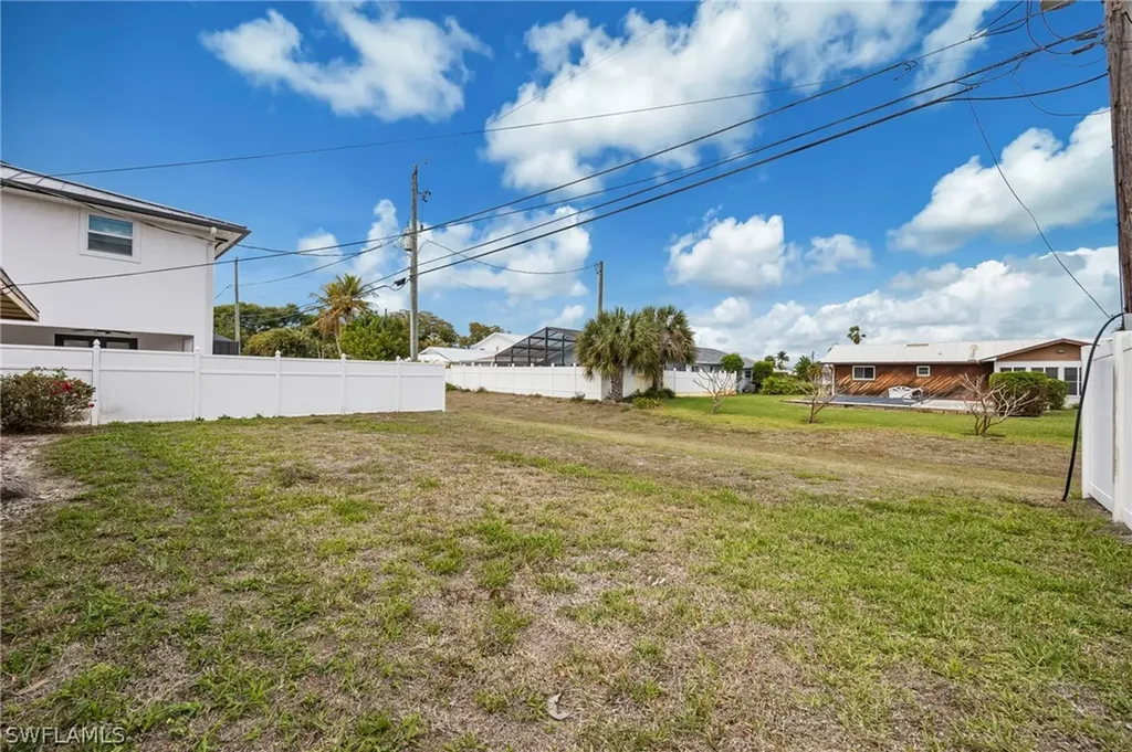 793 91st Avenue N Naples FL 34108