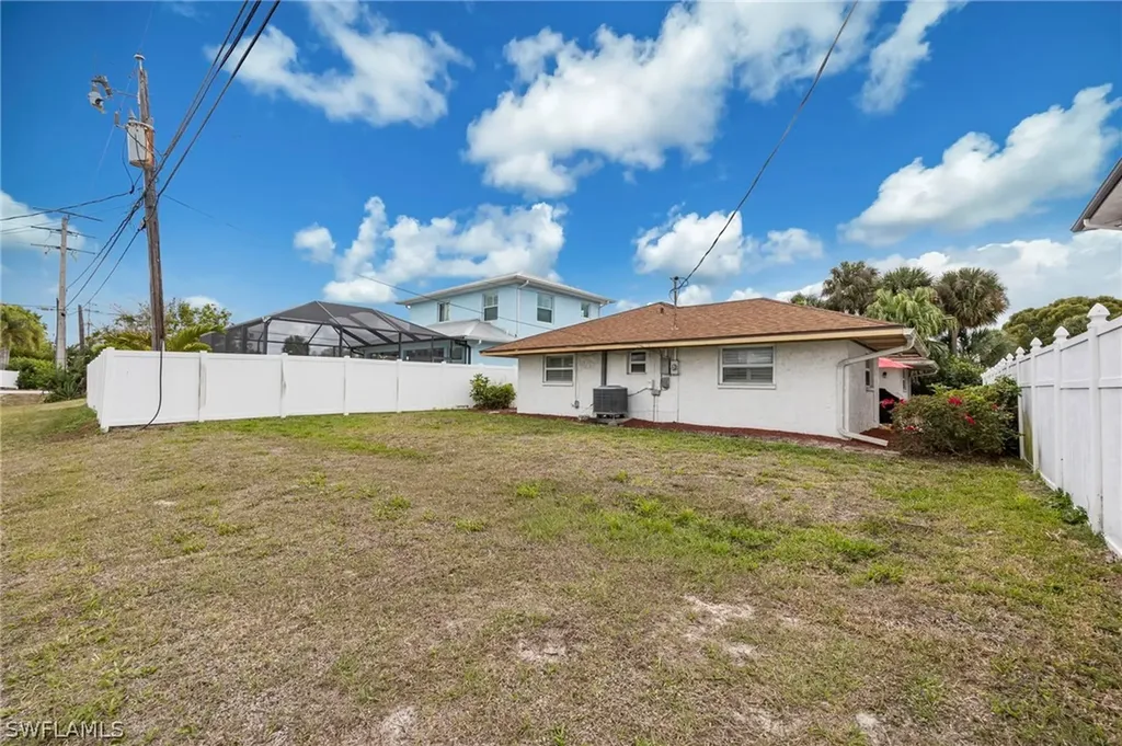793 91st Avenue N Naples FL 34108