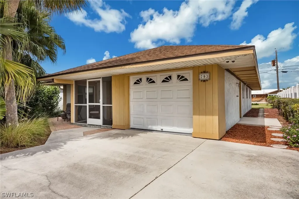 793 91st Avenue N Naples FL 34108