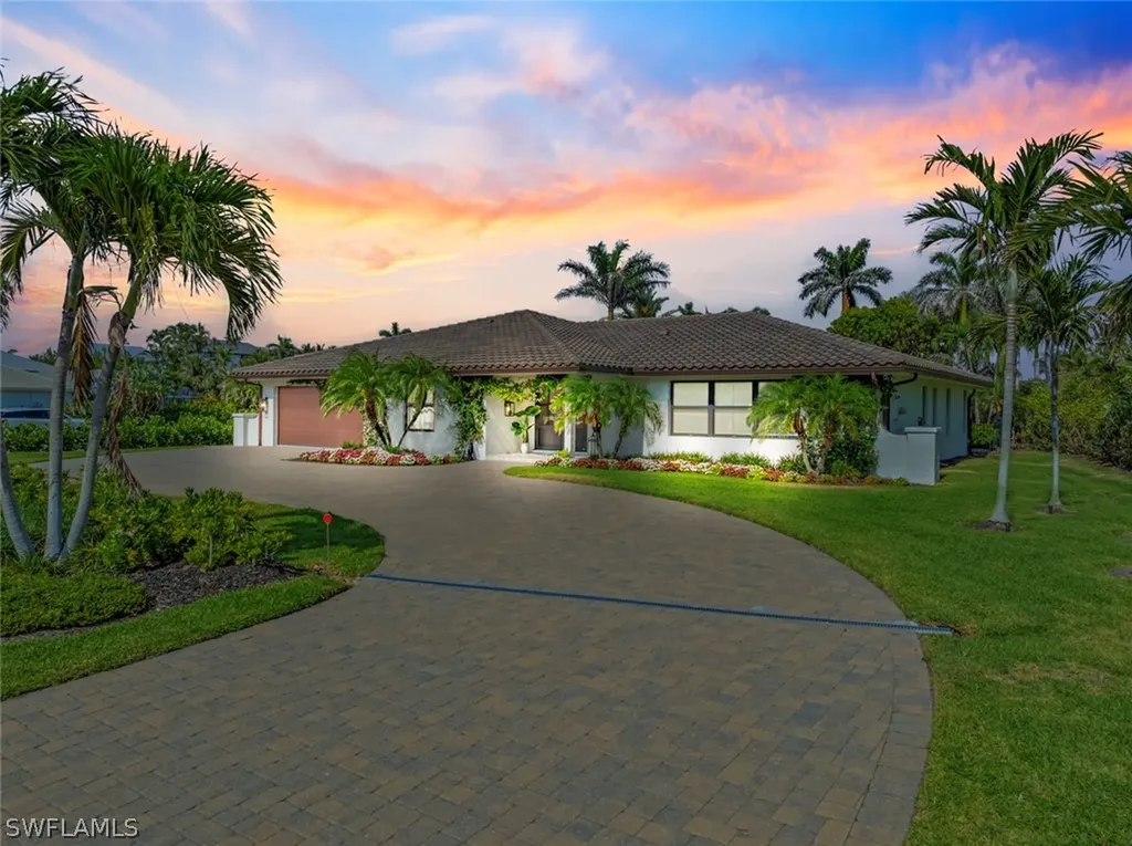 4222 Crayton Road Naples FL 34103