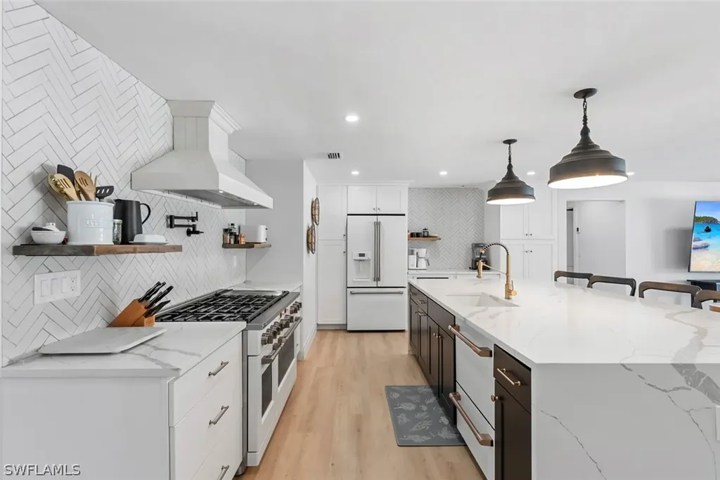 4222 Crayton Road Naples FL 34103