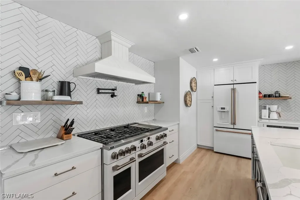 4222 Crayton Road Naples FL 34103