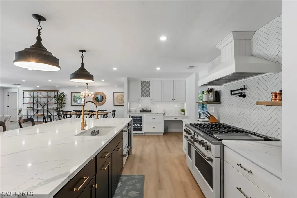4222 Crayton Road Naples FL 34103