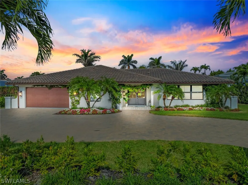 4222 Crayton Road Naples FL 34103
