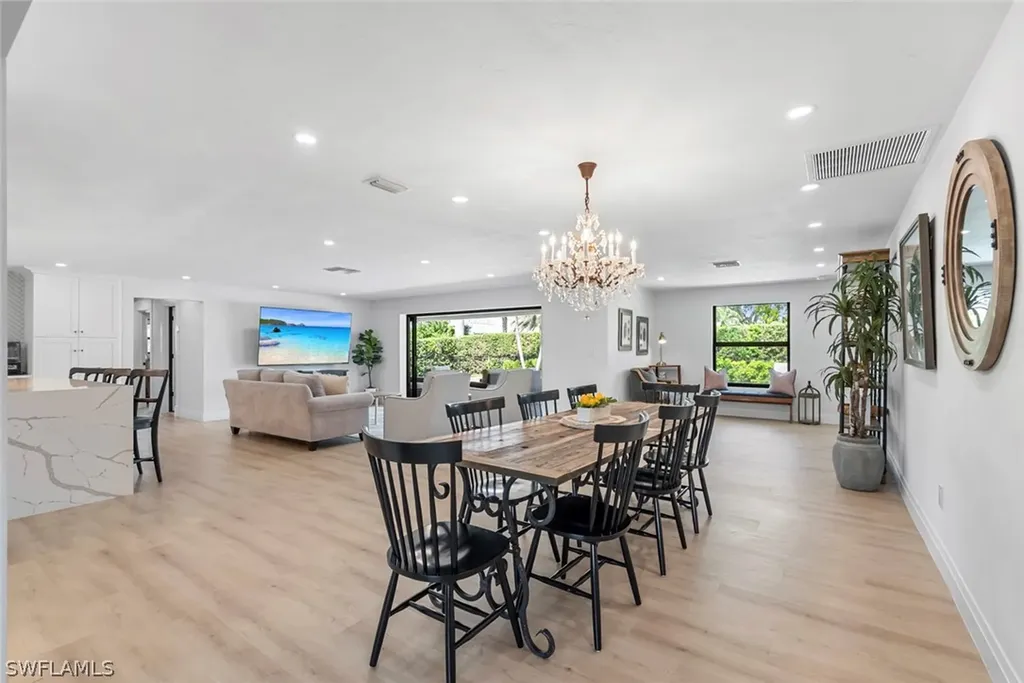 4222 Crayton Road Naples FL 34103