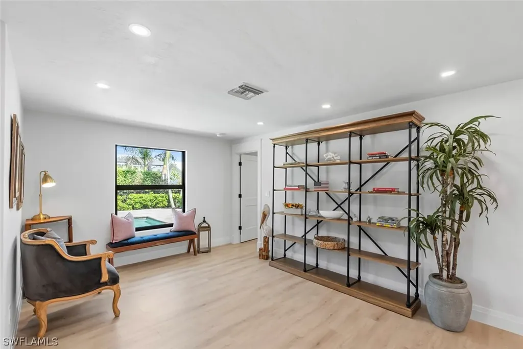 4222 Crayton Road Naples FL 34103