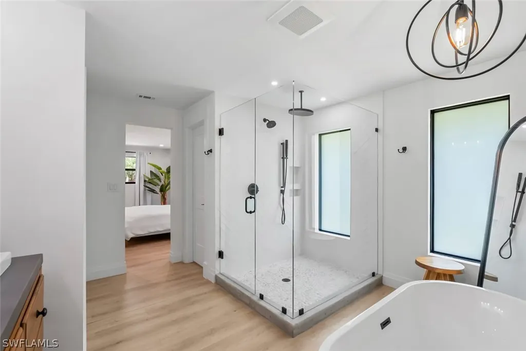 4222 Crayton Road Naples FL 34103