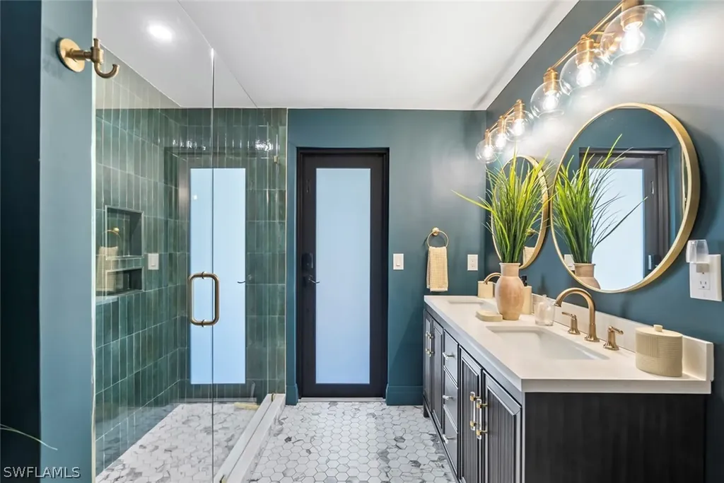 4222 Crayton Road Naples FL 34103