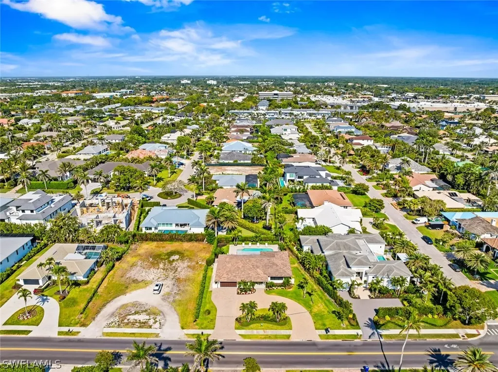 4222 Crayton Road Naples FL 34103