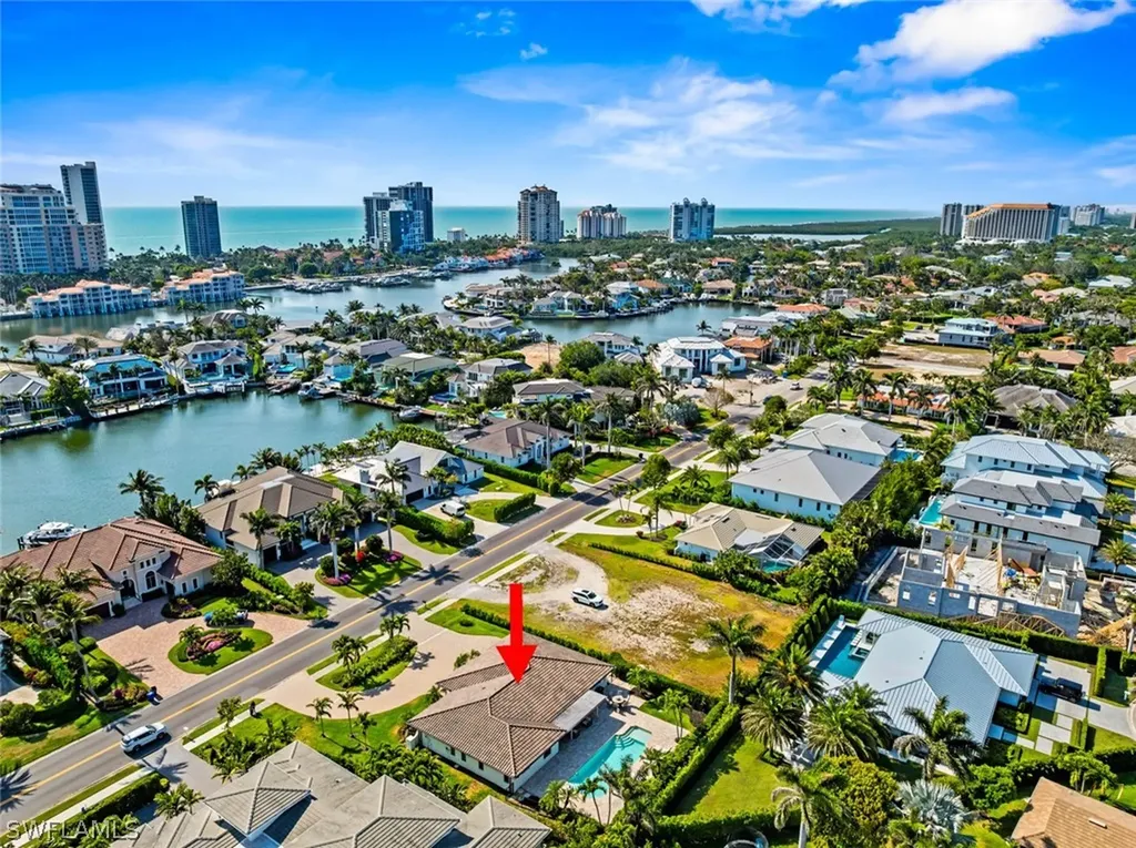 4222 Crayton Road Naples FL 34103