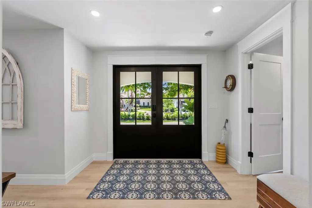 4222 Crayton Road Naples FL 34103