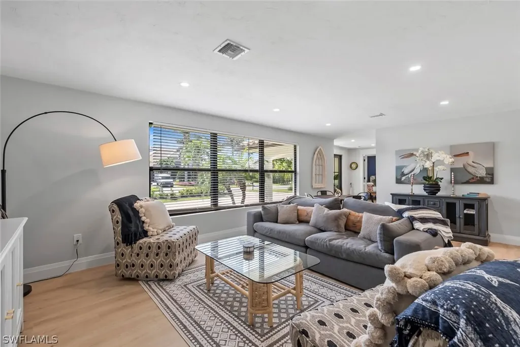 4222 Crayton Road Naples FL 34103