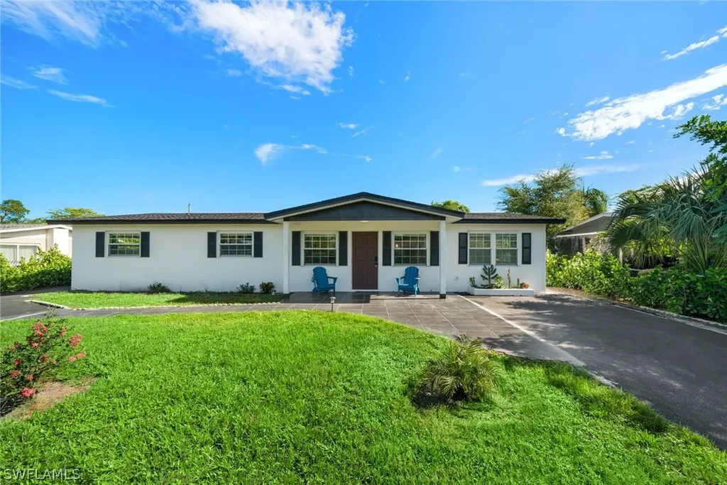 3999 Guava Drive Naples FL 34104