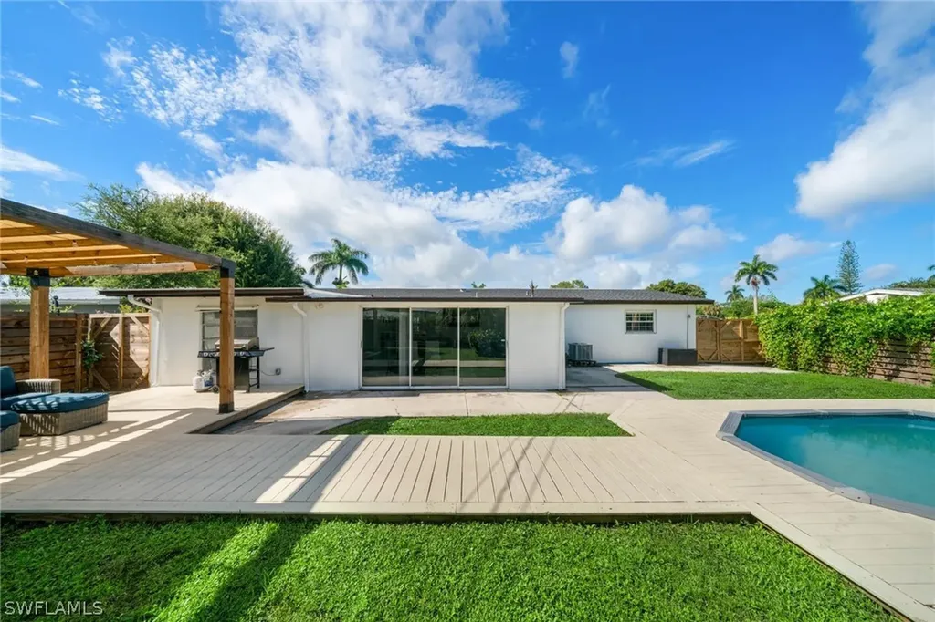 3999 Guava Drive Naples FL 34104